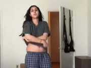帶眼鏡的印度少女脱衣手淫自拍